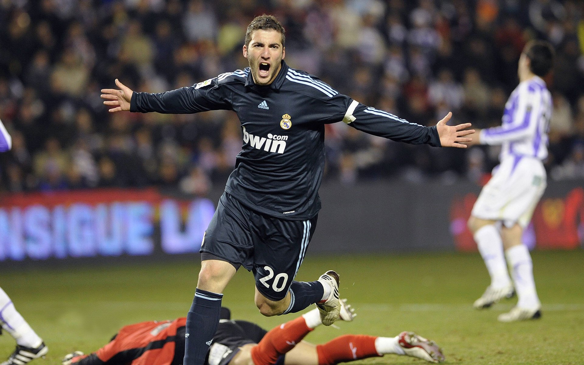 弗拉门戈攻防转换效率提升，弗拉门戈vs防卫者